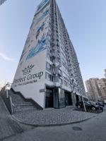Apart with Panorama View Позняки Харьковская - B&B Kyiv