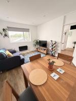 Modern Apartment - Private Parking - River View - B&B Flushing