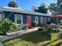 New & Blue - 2 blocks to the beach - B&B Pompano Beach