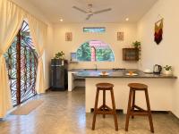 VILLA DÉLOS Luxury Pool Retreat Auroville - Westeros - B&B Auroville
