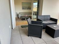 Havre paisible pres de Paris - Terrasse vue jardin avec oiseaux, parking double portail et ascenseur direct, Metro 13 a 6 min a pied - Bed and Breakfast Malakoff