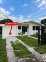 3 ROOMS House - FREE Parking - 15 MiN to the Beach - B&B Biscayne Park