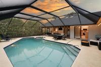 New Pool Home Family Escape - 8 Min Beach - Bed and Breakfast Palm Coast