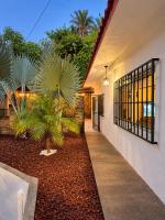 La Villa Palmier - Spacious 3BR Home - Quiet & Air-Conditioned - Bed and Breakfast Puerto Vallarta