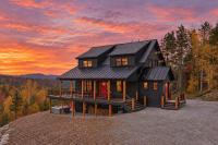 Ninth Peak | Golf and Spa Retreat with Trails, Hot Tub & Sauna - B&B Bethel