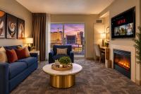 Princess Suite * Platinum Hotel with balcony Strip VIEW - Bed and Breakfast Las Vegas