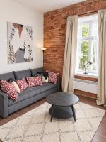 Kuninga Apartment in Old Town with Free Parking - Chambres d'hôtes Pärnu
