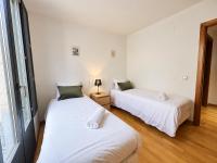 Two bedroom apartment behind the Rambla - B&B Girona
