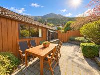 Queen's Garden Mountain view Holiday home - B&B Queenstown