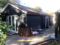 Woodlands Retreat with Hot tub - Chambres d'hôtes Firsby