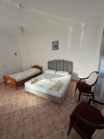 Lalëz Villa Hoxha - Bed and Breakfast Fushë-Draç