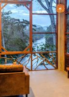Beyond Alma Del Rio - Riverfront private villas with view and pool - B&B Cristo Rey