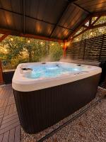 Romantic Treehouse Suite Lakes Trails & Views - B&B North Lovell