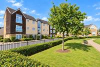 Stylish 2 Bedroom Flat • Free Parking • Balcony • Sky TV • Fast WiFi • Yoko property - Chambres d'hôtes Milton Keynes