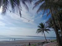 F&F Beachside Kubo Hub - Cozy Modern Kubo near Beach Surf Hub & Tourism Hub - B&B Gubat