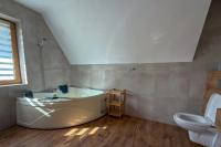Deluxe Suite mit Whirlpool-Badewanne