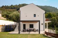 PoolSide Residence - B&B Kavač