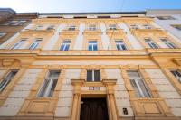 Old Town Serenity & Historic Charm - B&B Bratislava