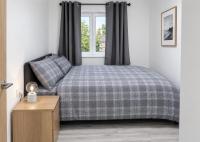 Cozy Modern 3 Bed, 2 Bedroom Apartment - Secure Parking - Close to Manchester City Centre and Old Trafford - B&B Manchester