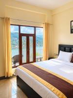 The Lake Front Boho - Bed and Breakfast Bhimtal