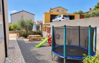 Apartment Lilly with outdoor Trampoline and Grill - Ferienwohnung Krk