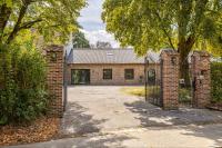 Ganzendrieshoeve - 3 Bedroom, 2 Bathroom Holiday Home with Large Garden - Chambres d'hôtes Rumst