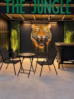 Container 1 Mile To LSU, Downtown with Patio and Fire Pit - Chambres d'hôtes Bâton-Rouge