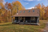Seventeen Pines - Chic Catskills Cabin with Fireplace & Loft on 17 Acres - Ferienwohnung Roscoe
