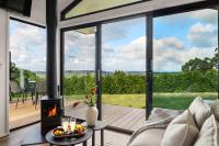 Luxury Villa - Firepit - 30min to Most Attractions - Bed and Breakfast Nindaroo