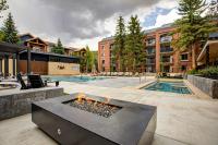 Fully Renovated Condowith Patio Wood Fireplace & Hot Tub - B&B Park City