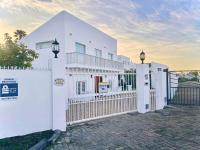 Private Park Island Room with own Bathroom at Lake - B&B Cape Town