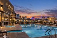 Family Suite at Platinum Hotel Balcony STRIP and Pool View - Chambres d'hôtes Las Vegas