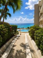Seaside Serenity with Beach Access by Premium at Rainbow Beach Club - B&B Cupe Coy