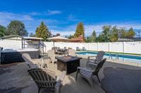 Heated Pool & Hot Tub - Family Retreat at Lake CDA - Ferienwohnung Coeur d’Alene