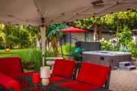 Nature Oasis Bar Room - B&B Dundas