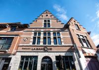 Les Camuches de la banque - Appartements privatifs de 35 à 110 m2 avec patios - Centre ville - Bed and Breakfast Doornik