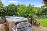 Mount Washington Home with Private Deck Sleeps 16 - B&B Pittsburgh