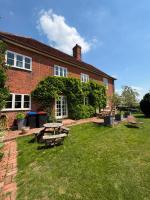 Bakers farm country house sleeps 18 grounds and seasonal heated pool - B&B Gosfield