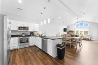 New 3 Bedroom 3 bath Loft Condo - B&B Branson