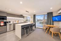 Modern Inner City Retreat-Walk to Parks and Cafes - Bed and Breakfast Christchurch
