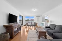 Aqua Haven - 2-bedroom unit with lake view! - B&B Forster