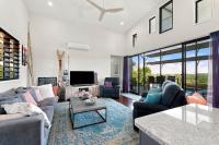 The Rise Dunk Island views and ocean breeze - Chambres d'hôtes Mission Beach