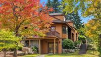 F33 Renovated Ski-in Ski-out Forest Cottage Townhome with Modern Updates - Chambres d'hôtes Bretton Woods