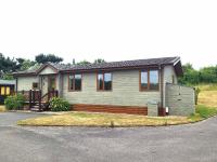 Shorefield Country Park 4 Bedroom Lodge communal swimming pool - B&B Milford on Sea
