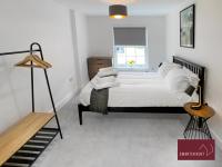 Eton, Windsor - 1 Bedroom Ground Floor Apartment - With Parking - B&B Eton