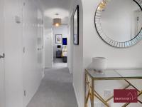 Wokingham - 2 Bedroom Maisonette - With Parking - B&B Wokingham