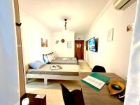 Maria's Apartment 1ος όροφος δίπλα στο Νοσοκομείο Παίδων και στο Λαϊκό - Bed and Breakfast Athene