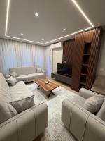 Skyline Apartment 4 - Chambres d'hôtes Pejë