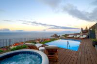 Villa Escaleiras with Pool and Jacuzzi - B&B Porto Moniz