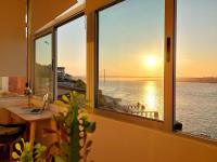 Flat in Cacilhas – Lisbon Stunning River Views - Ferienwohnung Almada